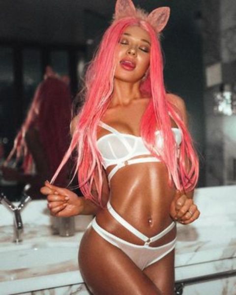 temptation europe in 2020 embroidery, Black;white
temptation europe in 2020 embroidery, Black;white