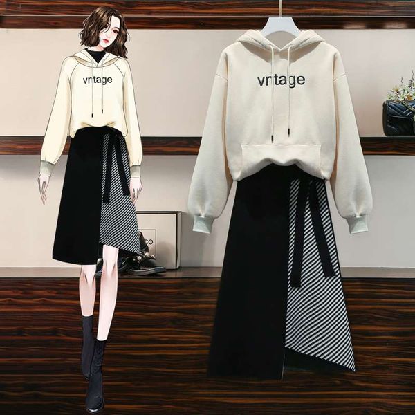autumn and winter 2020 new large size women's dress fat sister shows thin age reduction western style sweater skirt two piece suit, Black
autumn and winter 2020 new large size women's dress fat sister shows thin age reduction western style sweater skirt two piece suit, Black