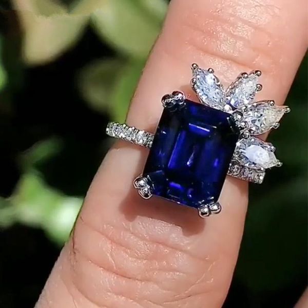 cluster rings 2021 trendy blue color flower 925 sterling silver fashion ring for women party gift jewelry wholesale r5977, Golden;silver
cluster rings 2021 trendy blue color flower 925 sterling silver fashion ring for women party gift jewelry wholesale r5977, Golden;silver