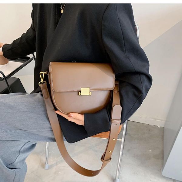 casual solid color saddle women shoulder bag high qulity pu leather crossbody bags for women vintage semicircle women's handbags
casual solid color saddle women shoulder bag high qulity pu leather crossbody bags for women vintage semicircle women's handbags