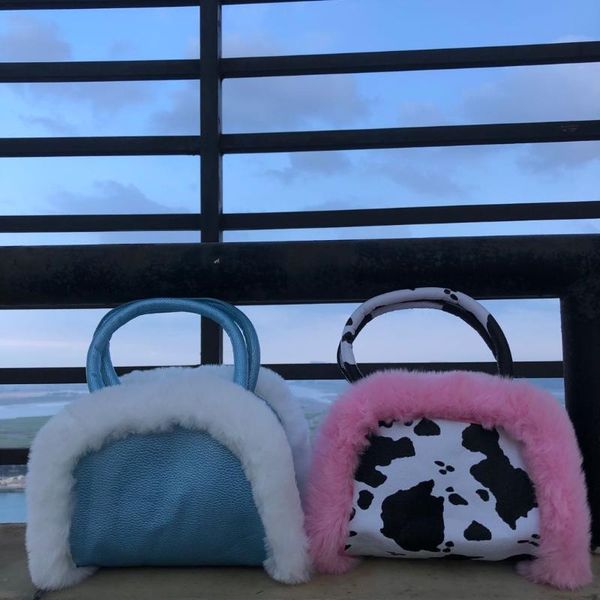 autumn and winter women's faux fur tote bags shoulder underarm plush pouch crossbody bags for women's 2021 fashion furry handbag
autumn and winter women's faux fur tote bags shoulder underarm plush pouch crossbody bags for women's 2021 fashion furry handbag