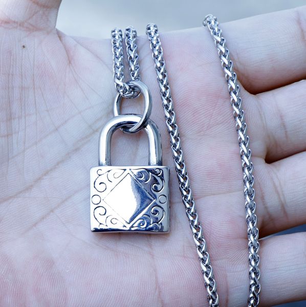 hip hop stainless steel pendant fashion street concentric lock necklace trendy sweater chain q1216, Silver
hip hop stainless steel pendant fashion street concentric lock necklace trendy sweater chain q1216, Silver