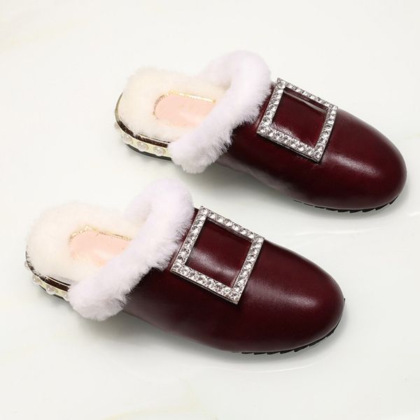 2020 high-quality slippers, the upper is made of high-quality butter leather and real wool, and the inner is comfortable and warm, Black
2020 high-quality slippers, the upper is made of high-quality butter leather and real wool, and the inner is comfortable and warm, Black