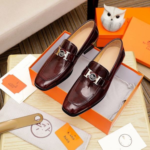 2022 newly men's quality patent leather shoes zapatos de hombre black leather soft man designer luxury dress shoes mens oxford casual s
2022 newly men's quality patent leather shoes zapatos de hombre black leather soft man designer luxury dress shoes mens oxford casual s