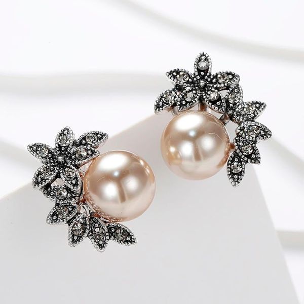 stud classic flower simulated pearl earrings for women korean crystal earring statement female brincos fashion jewelry 2021, Golden;silver
stud classic flower simulated pearl earrings for women korean crystal earring statement female brincos fashion jewelry 2021, Golden;silver