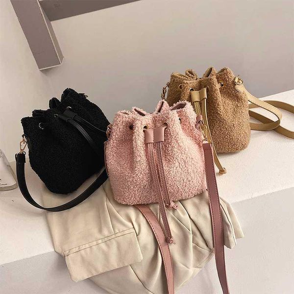 fashion women plush solid color shoulder messenger bag velvet crossbody bag female bucket
fashion women plush solid color shoulder messenger bag velvet crossbody bag female bucket