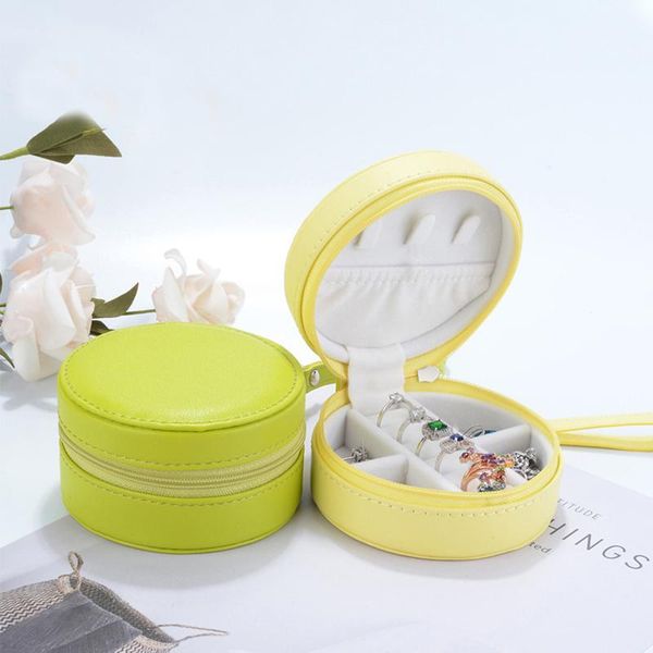1pcs round jewelry pu box portable storage organizer earring holder zipper women jewelry display travel case, Pink;blue
1pcs round jewelry pu box portable storage organizer earring holder zipper women jewelry display travel case, Pink;blue