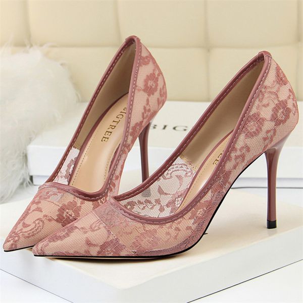 2021 new woman 10cm high heels pointed to rentals stiletto pumps valentine platform hollow mesh out wedding dress red luxury shoes 23oy, Black
2021 new woman 10cm high heels pointed to rentals stiletto pumps valentine platform hollow mesh out wedding dress red luxury shoes 23oy, Black