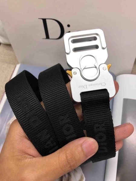2021 new fashion designer ladies belt belt, with box wholesale ing, Black;brown
2021 new fashion designer ladies belt belt, with box wholesale ing, Black;brown