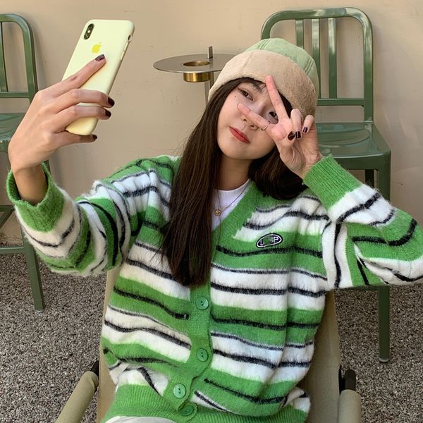 2021 New Autumn and Winter Korean style v neck knitted cardigans of women released green stripe cardigan womens (c9907) QW4H, White;black
2021 New Autumn and Winter Korean style v neck knitted cardigans of women released green stripe cardigan womens (c9907) QW4H, White;black