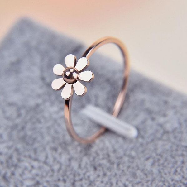 cluster rings rose gold color titanium steel fashion flower daisy rings,nice jewellry gift woman ring,drop shopping, Golden;silver
cluster rings rose gold color titanium steel fashion flower daisy rings,nice jewellry gift woman ring,drop shopping, Golden;silver