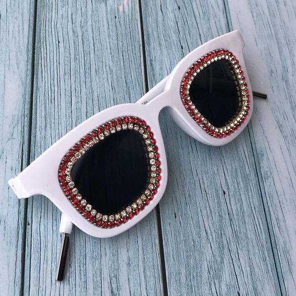 zaolihu quality luxury diamond women men sunglasses white square frame eyewear metal legs fashion designer sun glasses gafas de, White;black
zaolihu quality luxury diamond women men sunglasses white square frame eyewear metal legs fashion designer sun glasses gafas de, White;black