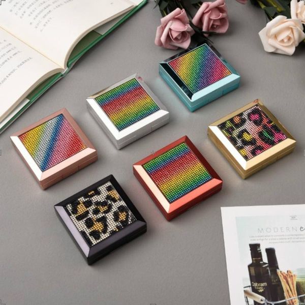 алмазные контактные линзы case личность с косметическим зеркалом женщины companion box portable travel kit box, Silver
алмазные контактные линзы case личность с косметическим зеркалом женщины companion box portable travel kit box, Silver