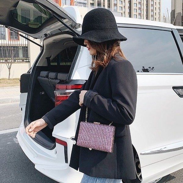 20020 new women's hand shoulder bag fashionable shiny lady clutch bag korean simple lady shoulder
20020 new women's hand shoulder bag fashionable shiny lady clutch bag korean simple lady shoulder