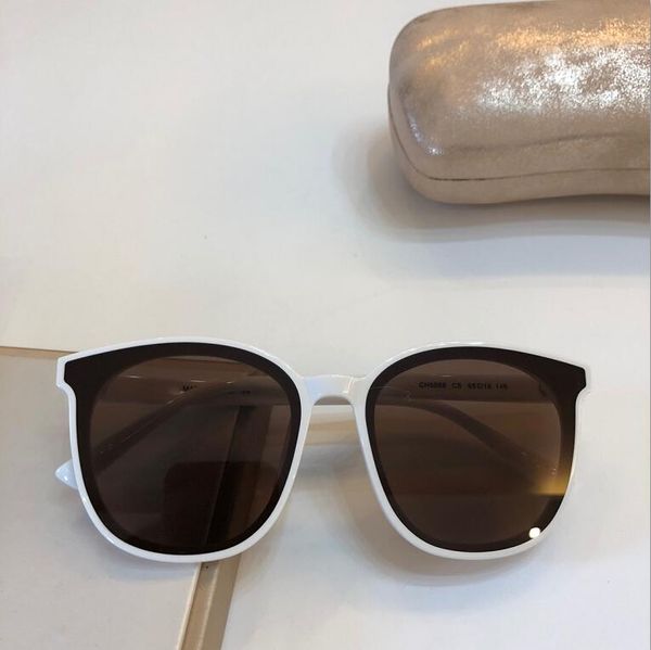 new 5568 mens sunglasses men sun glasses women sunglasses fashion style protects eyes gafas de sol lunettes de soleil with box, White;black
new 5568 mens sunglasses men sun glasses women sunglasses fashion style protects eyes gafas de sol lunettes de soleil with box, White;black