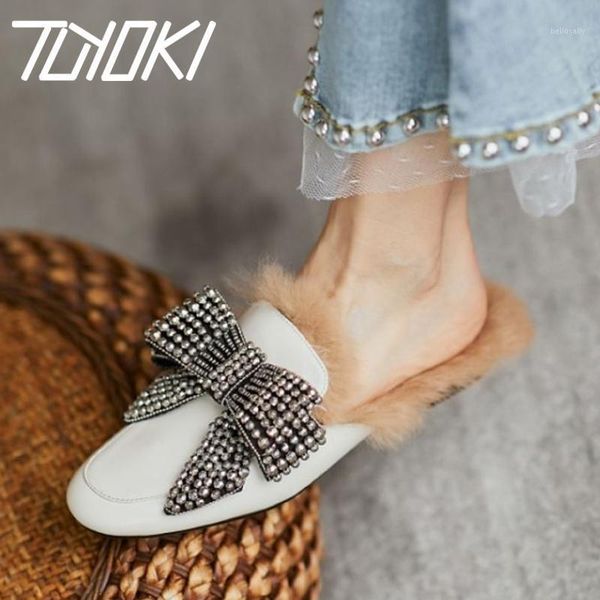 tuyoki real leather women winter slipper warm fur rivets bow fashion flats shoes woman casual home daily footwear size 35-391, Black
tuyoki real leather women winter slipper warm fur rivets bow fashion flats shoes woman casual home daily footwear size 35-391, Black