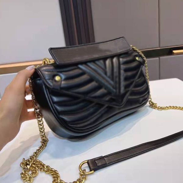 designer women new wave messenger bag luxurys designers bags paris brand v quilted leather chain flap crossbody handbags lady evening party
designer women new wave messenger bag luxurys designers bags paris brand v quilted leather chain flap crossbody handbags lady evening party