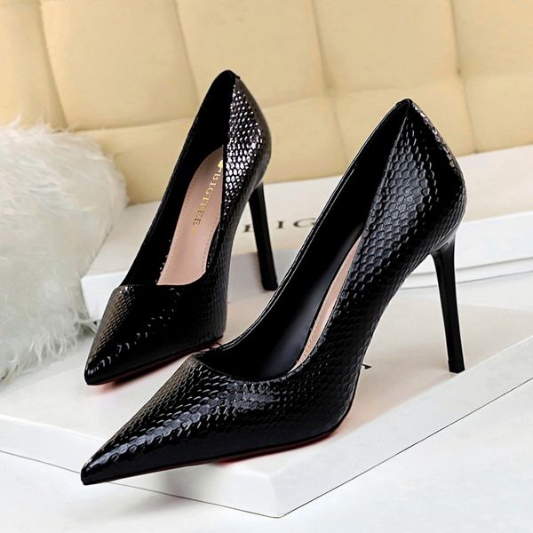 2021 female 9cm luxury high-heeled pumps lady yellow scarpins naked serpentine snakeskin office quality wedding shoes 3eb2, Black
2021 female 9cm luxury high-heeled pumps lady yellow scarpins naked serpentine snakeskin office quality wedding shoes 3eb2, Black