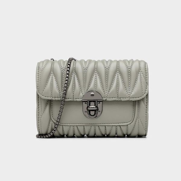 cross body pleated pure color retro ladies fashion casual shoulder messenger bags ins super fire small square bag mobile phone wallet
cross body pleated pure color retro ladies fashion casual shoulder messenger bags ins super fire small square bag mobile phone wallet
