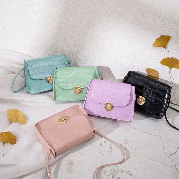 2020 summer and autumn new korean ladies all match fashion mobile phone bag shoulder diagonal crocodile pattern square bag, Red;black
2020 summer and autumn new korean ladies all match fashion mobile phone bag shoulder diagonal crocodile pattern square bag, Red;black