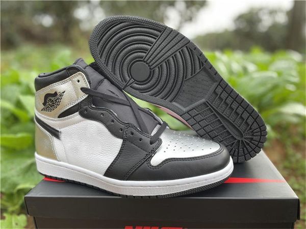 2021 authentic 1 high og wmns silver toe genuine black leather metallic white men women outdoor shoes sports sneakers with box
2021 authentic 1 high og wmns silver toe genuine black leather metallic white men women outdoor shoes sports sneakers with box