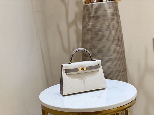 as005uropean popular swfite high-end party fashion simple leather lady 19cm hand bag pure handmade calf leather evening bag
as005uropean popular swfite high-end party fashion simple leather lady 19cm hand bag pure handmade calf leather evening bag