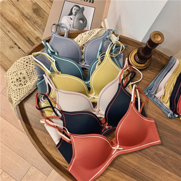 new fashion smooth contrast color one piece seamless medium thick gathered comfortable no steel ring three row button bra suit, Red;black
new fashion smooth contrast color one piece seamless medium thick gathered comfortable no steel ring three row button bra suit, Red;black