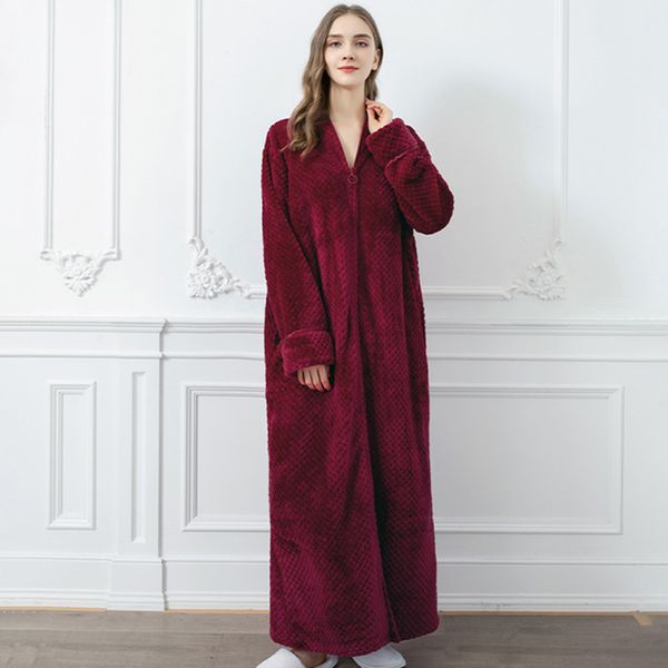 2021 new women's autumn witner long flannel nightgown fluffy thick female bathrobe warm v neck solid ankle length ladies dressing gown, Black;red
2021 new women's autumn witner long flannel nightgown fluffy thick female bathrobe warm v neck solid ankle length ladies dressing gown, Black;red
