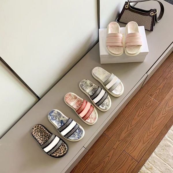 new luxury designer women sandals high slippers slide classic rubber embroidery stripes printed flip flops beach slipper boots size 35-40, Black
new luxury designer women sandals high slippers slide classic rubber embroidery stripes printed flip flops beach slipper boots size 35-40, Black