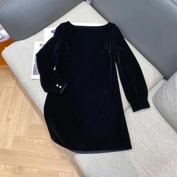 2020 new ladies fashion long sleeve round neck back bow velvet dress 1110, Black;gray
2020 new ladies fashion long sleeve round neck back bow velvet dress 1110, Black;gray