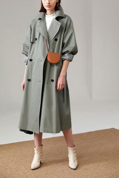 fall /autumn women casual double breasted simple classic long trench coat with belt chic female windbreaker 201102, Tan;black
fall /autumn women casual double breasted simple classic long trench coat with belt chic female windbreaker 201102, Tan;black