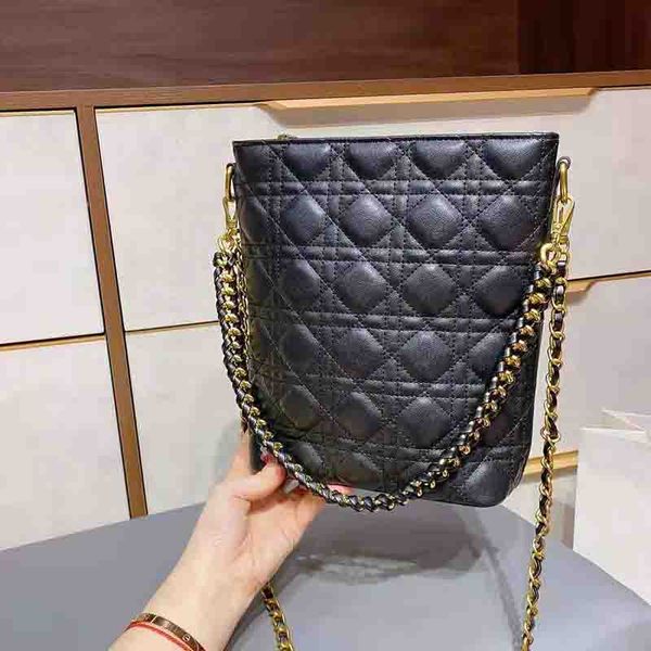 women shoulder bag plain bucket bags with fashion strap lady crossbody bag european and american style womens handbag casual drawstring
women shoulder bag plain bucket bags with fashion strap lady crossbody bag european and american style womens handbag casual drawstring