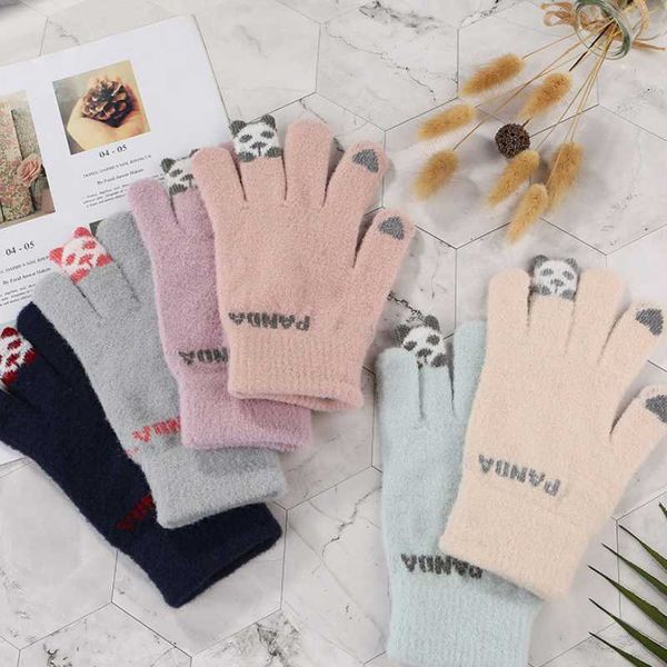 2020 fashion ladies knitted woolen gloves autumn and winter outdoor warm panda printing gloves accessories, Blue;gray
2020 fashion ladies knitted woolen gloves autumn and winter outdoor warm panda printing gloves accessories, Blue;gray