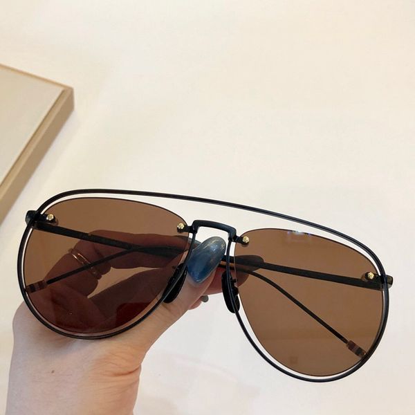 luxury sunglasses for men and women fashion s113 designer uv protection lens square full frame gold color plated frame come with package, White;black
luxury sunglasses for men and women fashion s113 designer uv protection lens square full frame gold color plated frame come with package, White;black