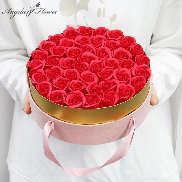 new round portable gift box soap flower hug bucket wedding candy packaging box christmas flocking gift valentine's day1
new round portable gift box soap flower hug bucket wedding candy packaging box christmas flocking gift valentine's day1