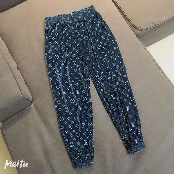 2020ss pants men women track pants sweatpants joggers with letters spring men sweatpants drawstring stretchy joggers clothing wholesale, Black;white
2020ss pants men women track pants sweatpants joggers with letters spring men sweatpants drawstring stretchy joggers clothing wholesale, Black;white