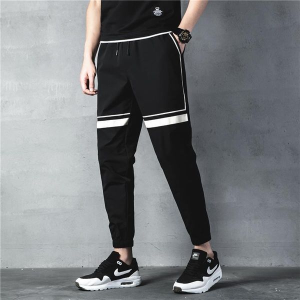 2020 new fashion tracksuit bottoms mens casual pants sweatpants men's sports pants joggers striped male pants gyms clothing, Black
2020 new fashion tracksuit bottoms mens casual pants sweatpants men's sports pants joggers striped male pants gyms clothing, Black