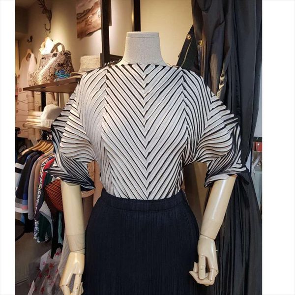2020 summer new pelated t shirt for women stripes slash collar irregular design loose streetwear yj120, White
2020 summer new pelated t shirt for women stripes slash collar irregular design loose streetwear yj120, White