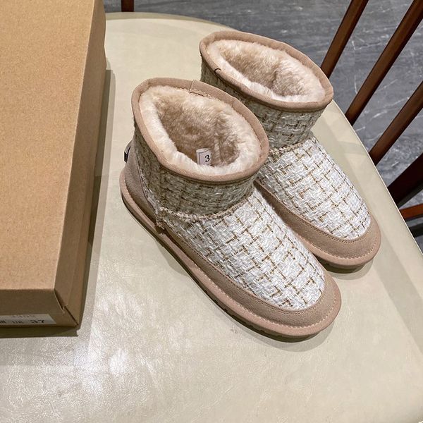 new arrived hand woven women shoe winter fur wool cowskin brass button snow boot classic casual short boots luxurys designers shoes, Black
new arrived hand woven women shoe winter fur wool cowskin brass button snow boot classic casual short boots luxurys designers shoes, Black