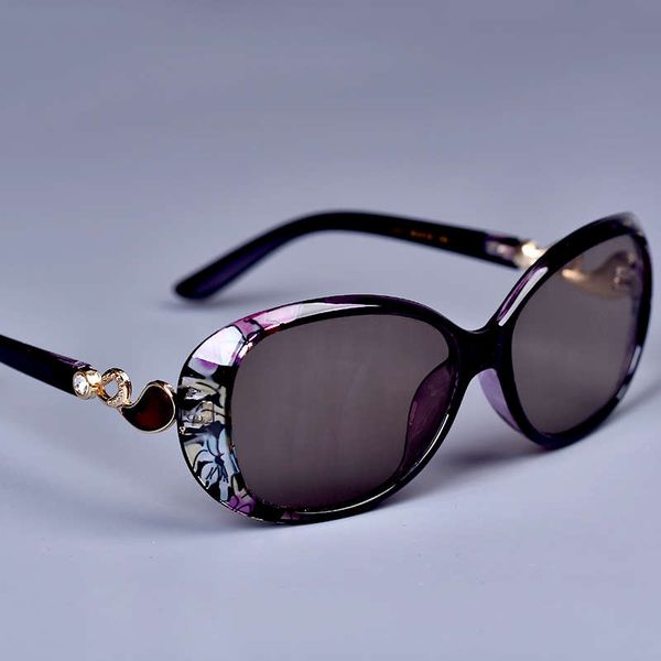 crystal glasses women's pure natural high-grade elegant fashion mother sunglasses middle aged and old age goggles, Black
crystal glasses women's pure natural high-grade elegant fashion mother sunglasses middle aged and old age goggles, Black