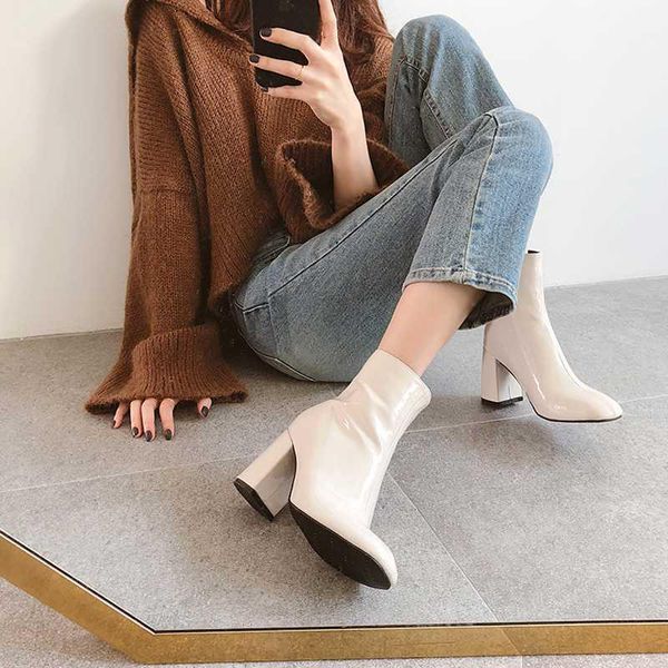 2020 new women's leather ankle boots round toe thick bottom zipper shoes women fashion mirror winter shoes size 33-421, Black
2020 new women's leather ankle boots round toe thick bottom zipper shoes women fashion mirror winter shoes size 33-421, Black