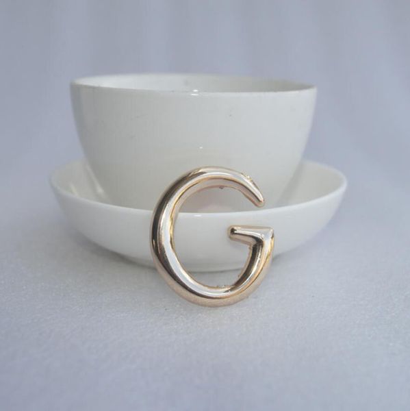 exquisite letter brooch for women statement designer fashion brooches pins jewelry gift for women men, Gray 
exquisite letter brooch for women statement designer fashion brooches pins jewelry gift for women men, Gray