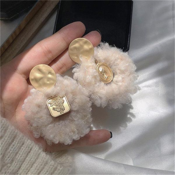 stud korean version of the ins style plush winter fur ball simple girl heart earrings temperament advanced, Golden;silver
stud korean version of the ins style plush winter fur ball simple girl heart earrings temperament advanced, Golden;silver