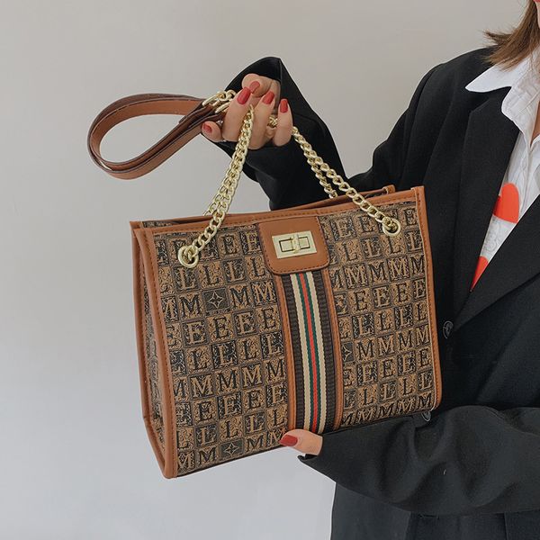 wholesale ladies leathers shoulder bags classic letter printing tote bag horizontal large capacity leather backpack street trend striped rib
wholesale ladies leathers shoulder bags classic letter printing tote bag horizontal large capacity leather backpack street trend striped rib