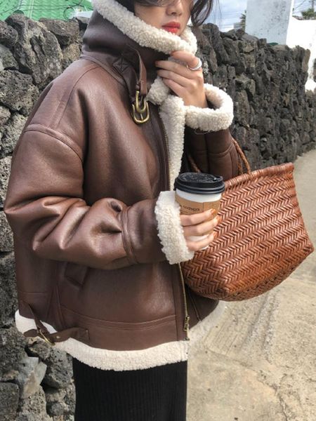 winter lamb fur fur leather short jacket woman 2020 new thick stand collar motorcycle bomber faux sheepskin lambswool pu coat1, Black
winter lamb fur fur leather short jacket woman 2020 new thick stand collar motorcycle bomber faux sheepskin lambswool pu coat1, Black