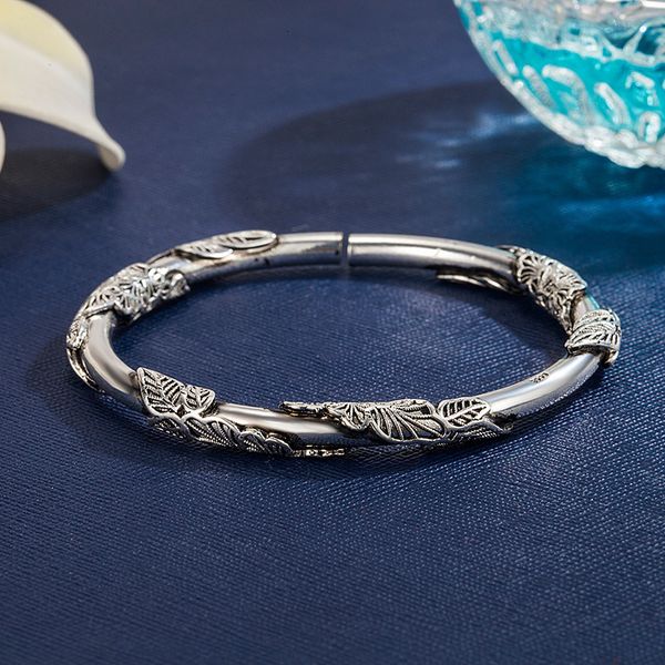 round bar solid women's colorful men's open bracelet fashion hand jewelry, Slivery;golden
round bar solid women's colorful men's open bracelet fashion hand jewelry, Slivery;golden