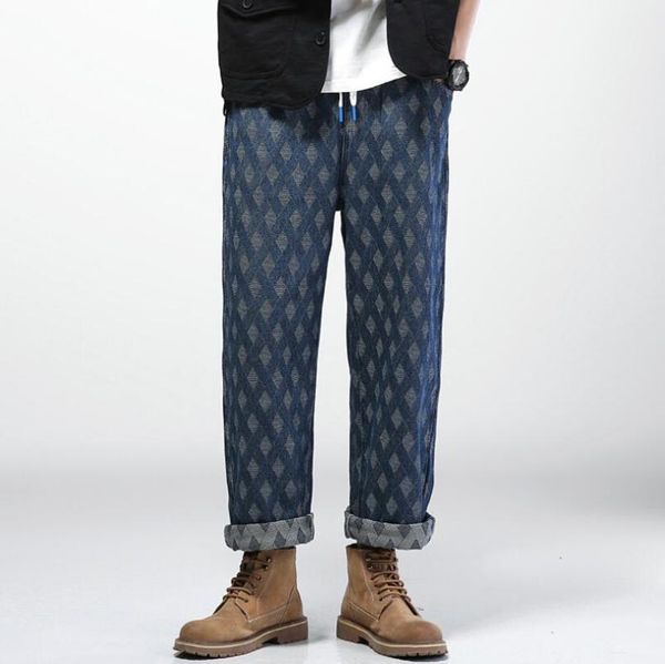 2021 graffiti print punk skateboard jeans pocket men baggy denim pants straight loose baggy jeans plus size trousers w1582, Blue
2021 graffiti print punk skateboard jeans pocket men baggy denim pants straight loose baggy jeans plus size trousers w1582, Blue