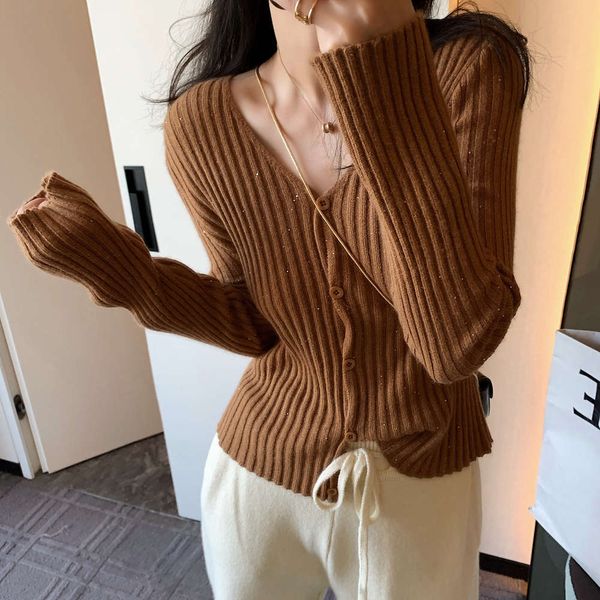 t6397 bright silk t-shirt women's autumn loose long sleeve korean soft v-neck bottom cardigan, White;black
t6397 bright silk t-shirt women's autumn loose long sleeve korean soft v-neck bottom cardigan, White;black