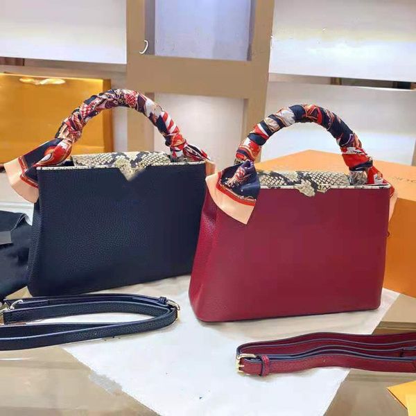 lady original cowhide shoulder bags capuines handbag fashion women crossbody bags with metal logo versatile snakeskin handbag
lady original cowhide shoulder bags capuines handbag fashion women crossbody bags with metal logo versatile snakeskin handbag