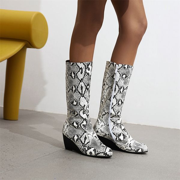 2020-autumn round foot wedges leaping high winter mid-calf western cowboy boots standard women's skin from long, Black
2020-autumn round foot wedges leaping high winter mid-calf western cowboy boots standard women's skin from long, Black